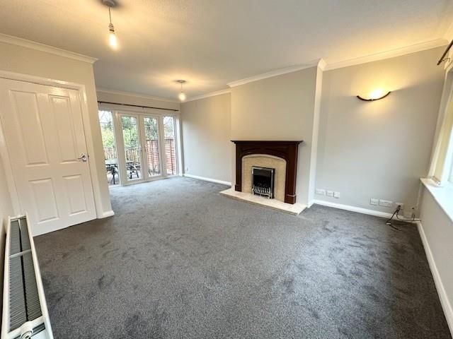 Property photo 2 of 12 Lounge