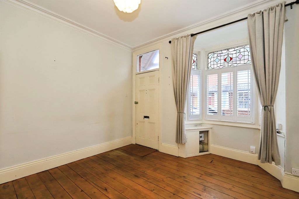 Property photo 3 of 18