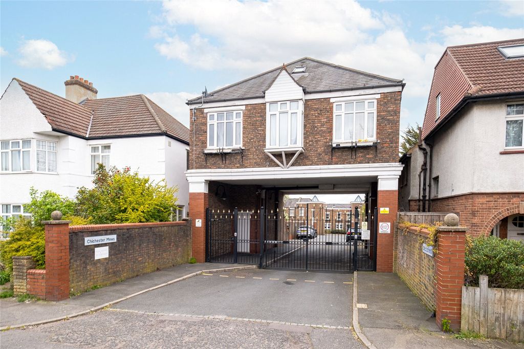 Property photo 2 of 8 Picture No. 13