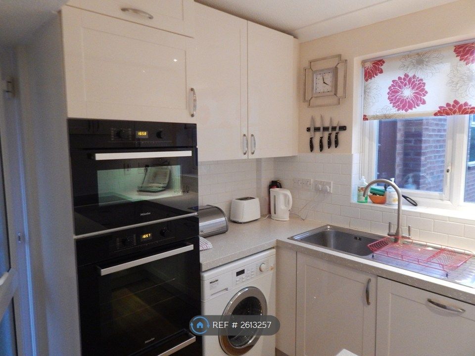 Property photo 1 of 30 Fully Equipped Kitchen