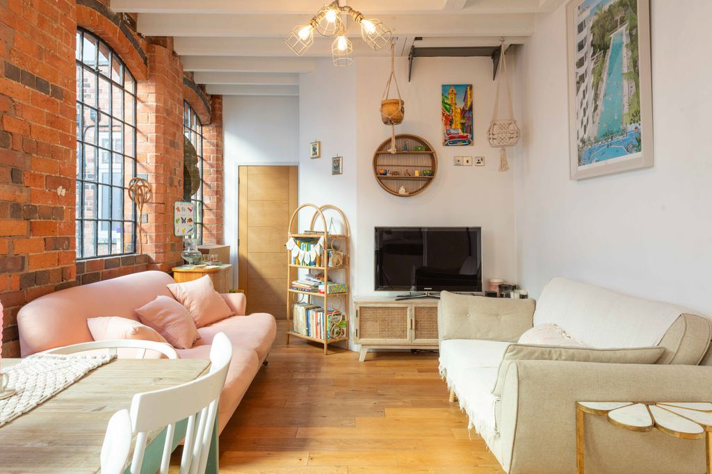 Property photo 2 of 23 Img-6086