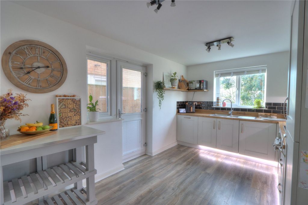 Property photo 3 of 14 Picture No. 02