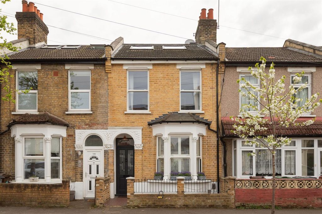 Property photo 1 of 49 Lynmouth Road, E17