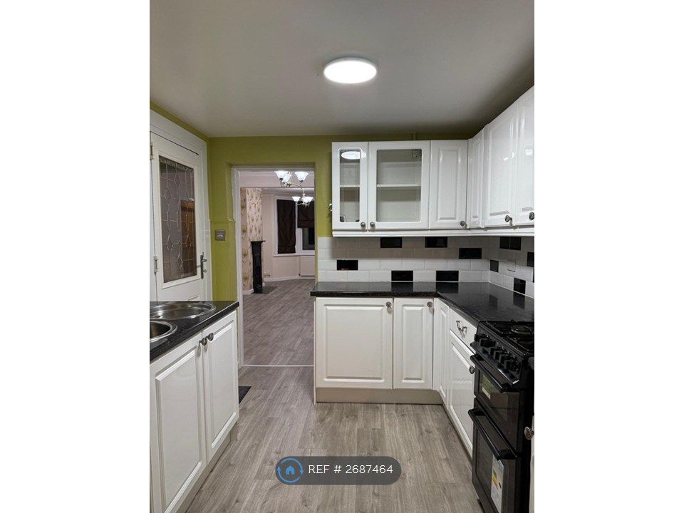 Property photo 3 of 25