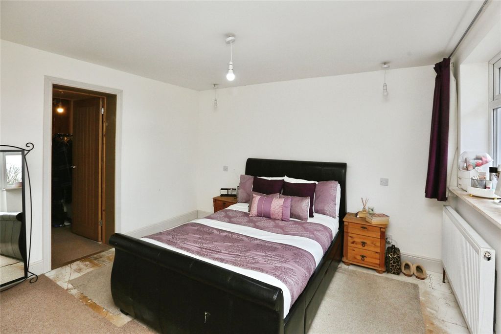 Property photo 3 of 29 Mater Bedroom
