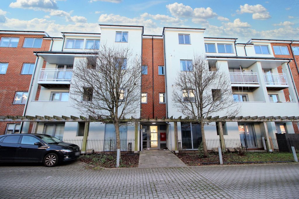 Property photo 1 of 12