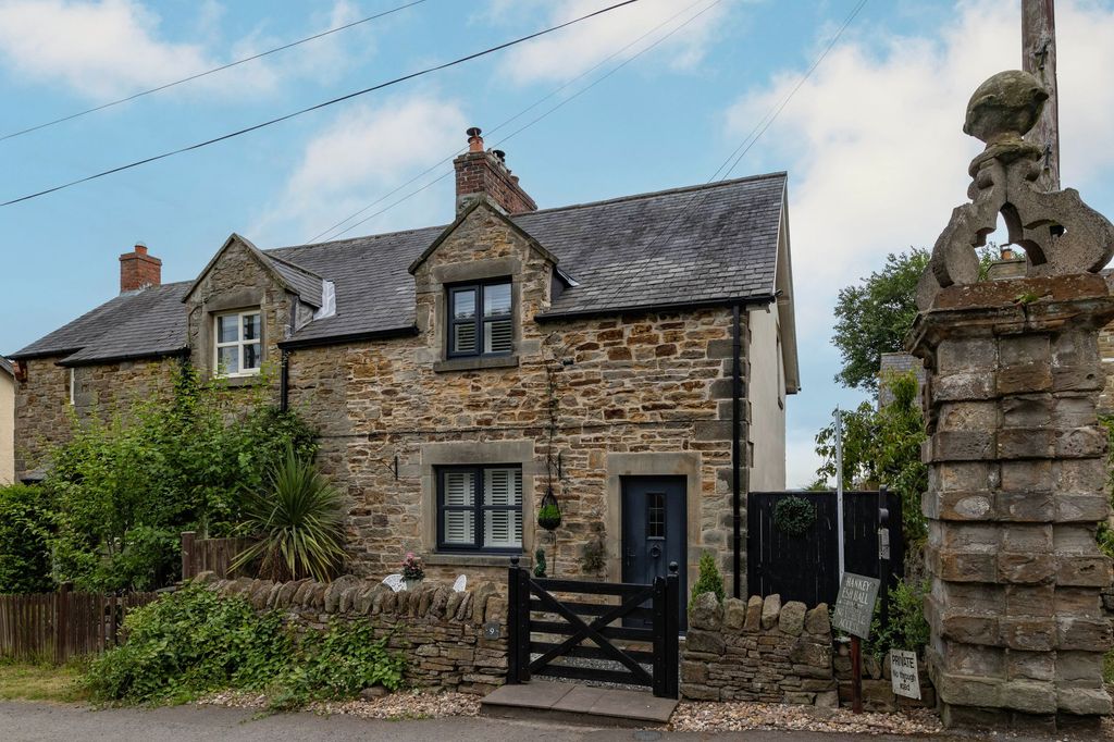 Property photo 1 of 33