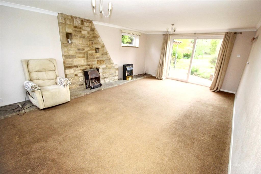 Property photo 2 of 21 Living Room