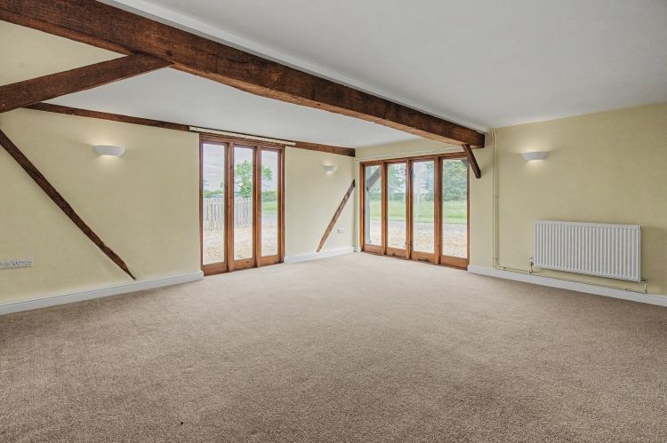 Property photo 3 of 9 330121