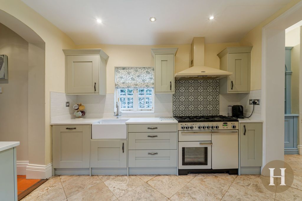 Property photo 3 of 57