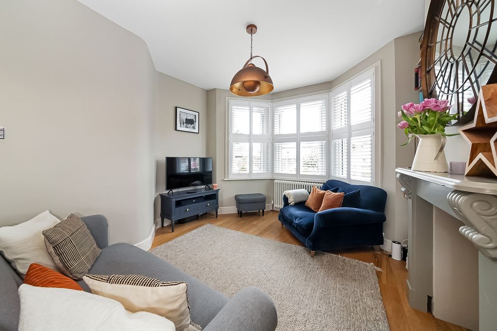 Property photo 2 of 20