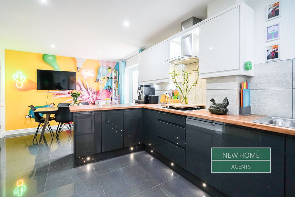 Property photo 3 of 53 Photo 15