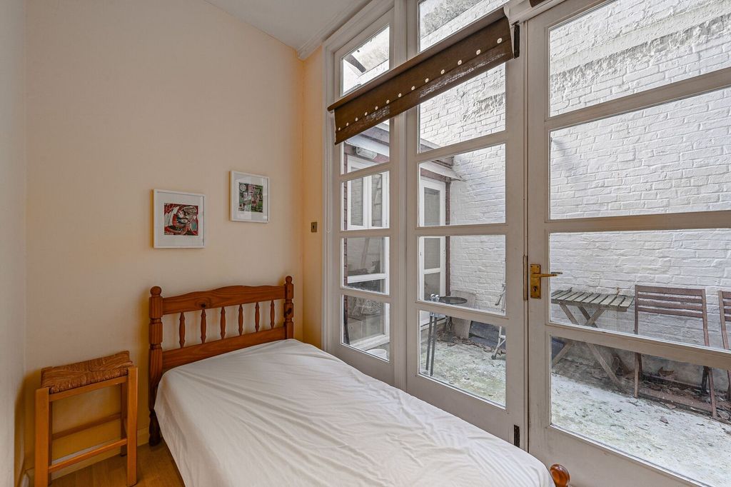Property photo 3 of 9