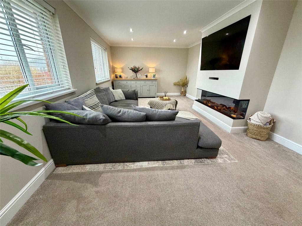 Property photo 3 of 22 Picture No. 20