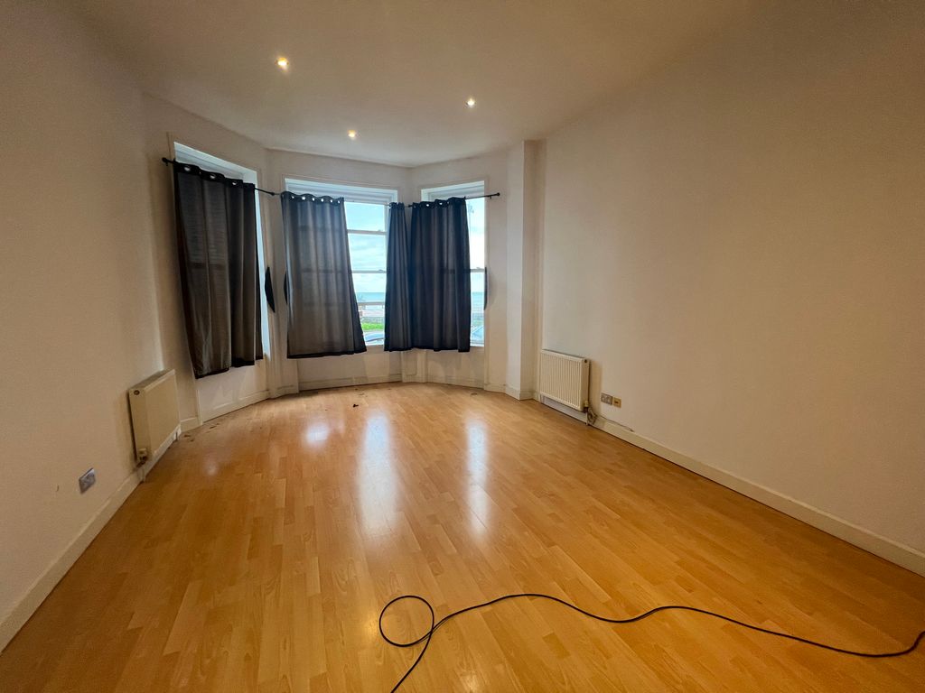 Property photo 3 of 6 Living Room