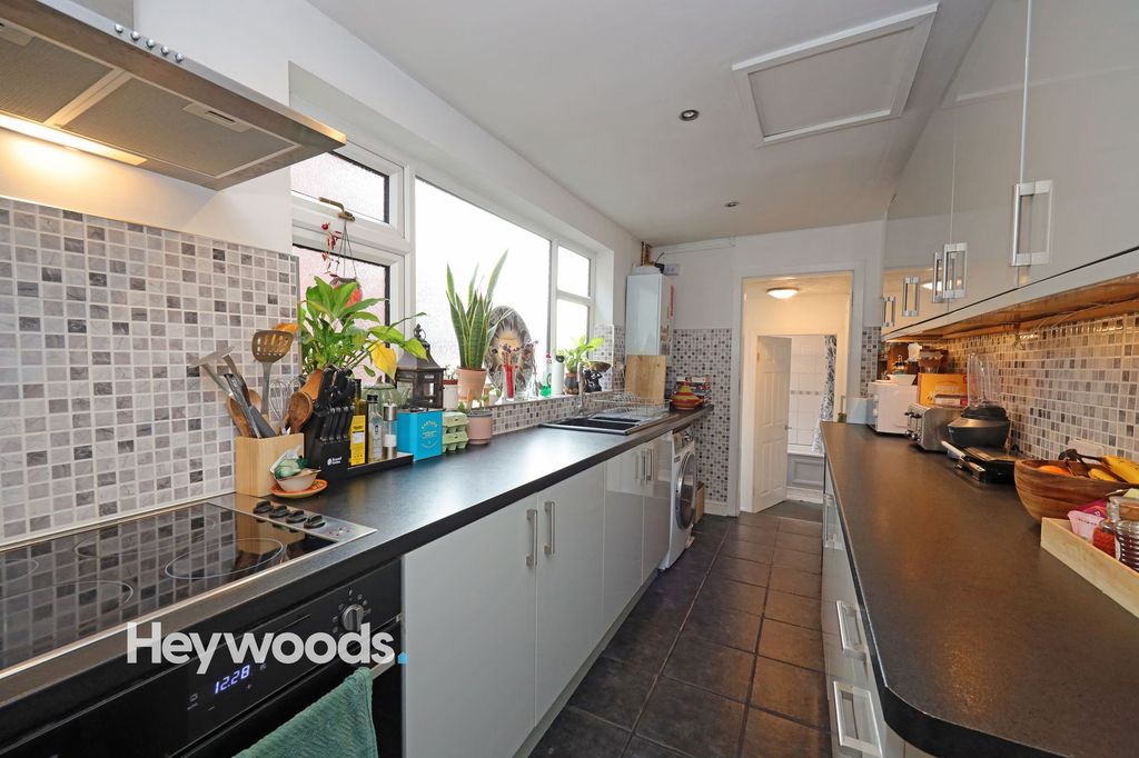 Property photo 2 of 30