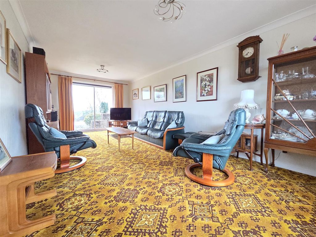 Property photo 3 of 24 Living Room