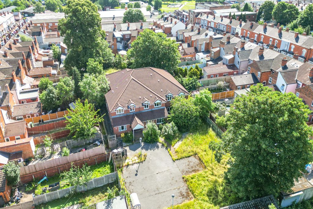 Property photo 1 of 61 1-10 Nissa Ashram, 66A Fernley Road, Birmingham, West Midlands, B11 3Np