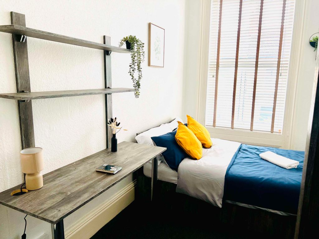 Property photo 1 of 3