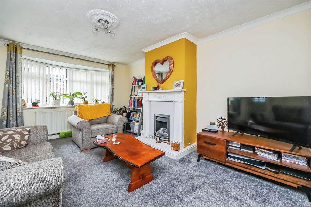 Property photo 3 of 17