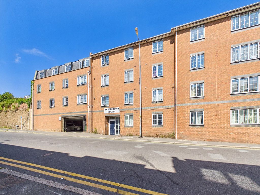 Property photo 1 of 14 Bradstone Court