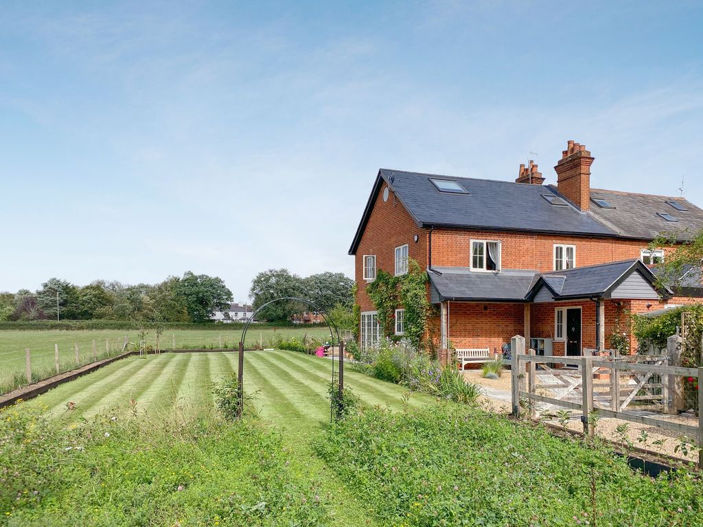 Additional image 9 of 4 bed semi-detached house to rentParkers Lane, Maidens Green RG42