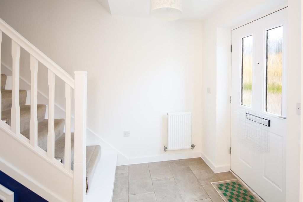 Property photo 2 of 22 01- Hall_.Jpg