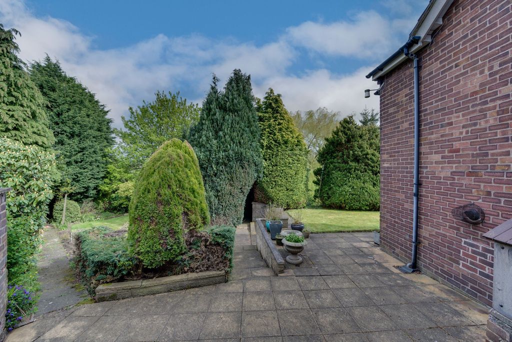 Property photo 2 of 25