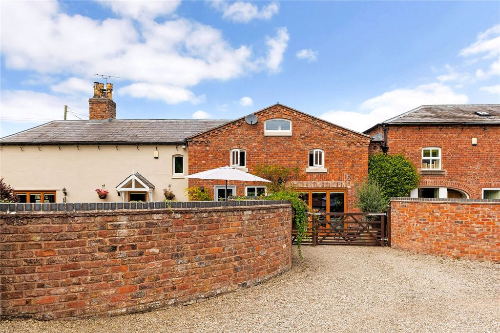 Property photo 2 of 20 Mount Alyn Gatehouse