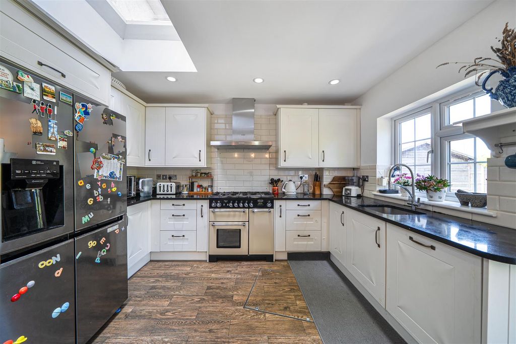 Property photo 2 of 15 Kitchen