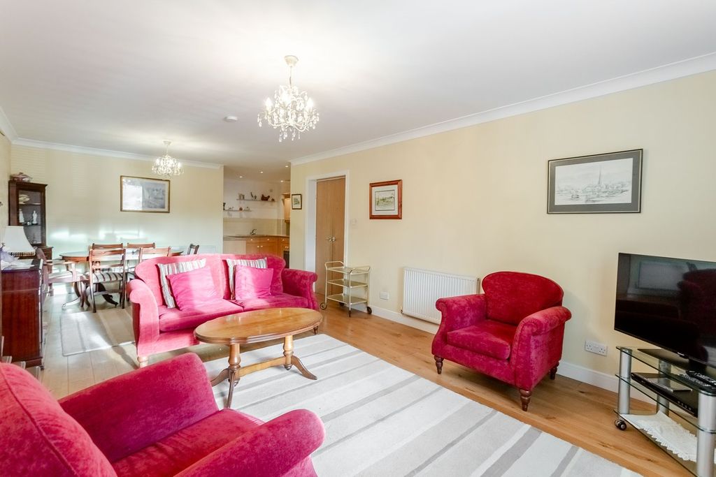 Property photo 3 of 25