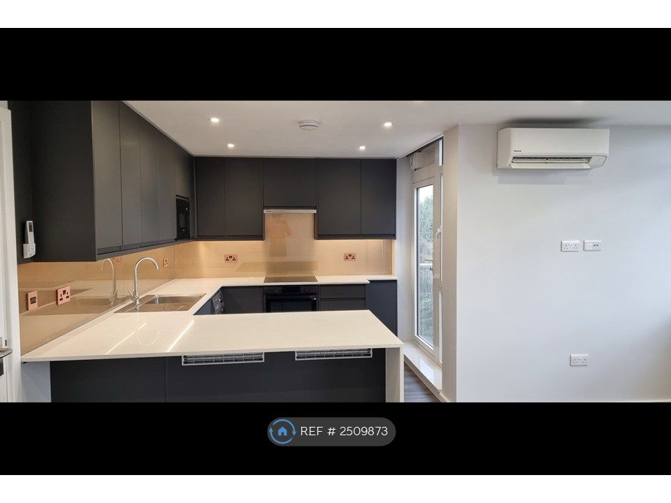 Property photo 2 of 13 Kitchen/Living