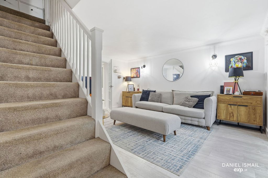 Property photo 3 of 25