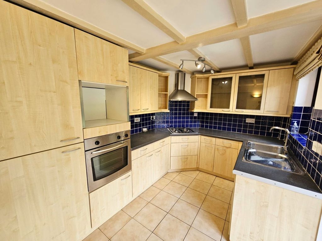 Property photo 2 of 11 Picture No. 15