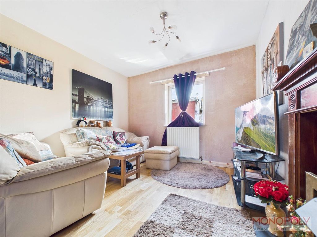 Property photo 2 of 18 Cam03815G0-Pr0360-Still001.Jpg