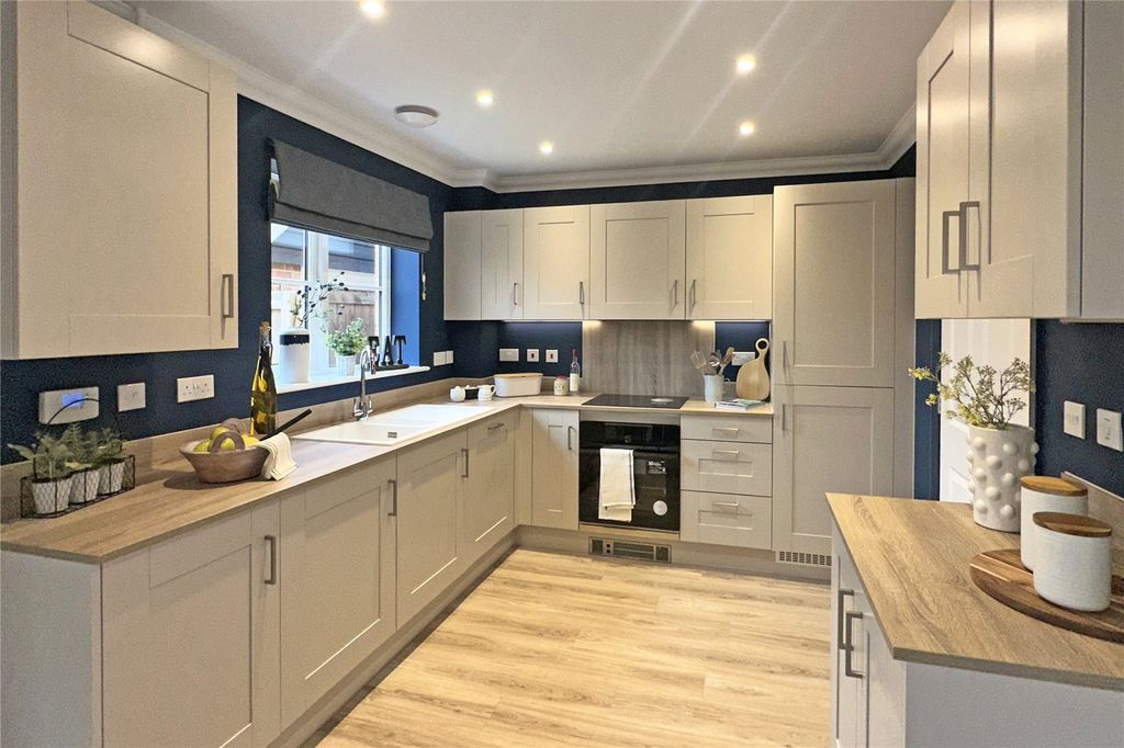 Property photo 3 of 7 Picture No. 06