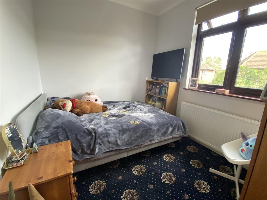 Additional image 18 of 4 bed semi-detached house for saleWood Lane, Dagenham RM8