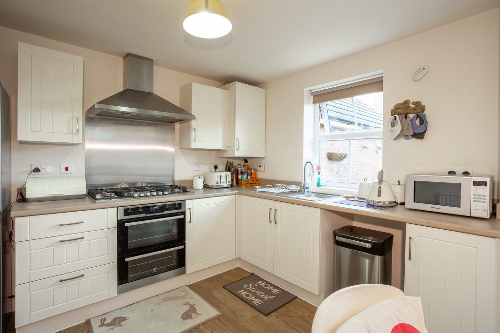 Property photo 2 of 31