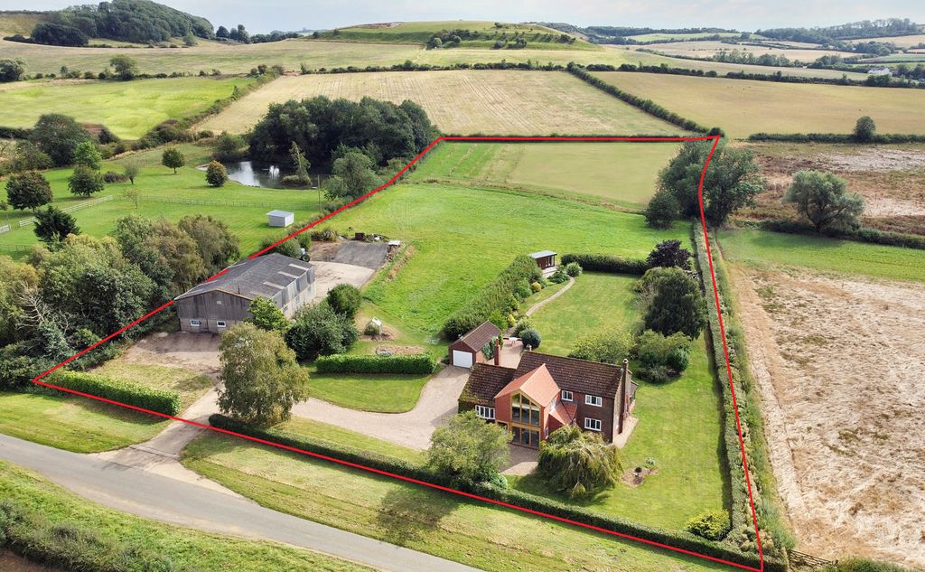 Property photo 1 of 39 Dji_0812Red