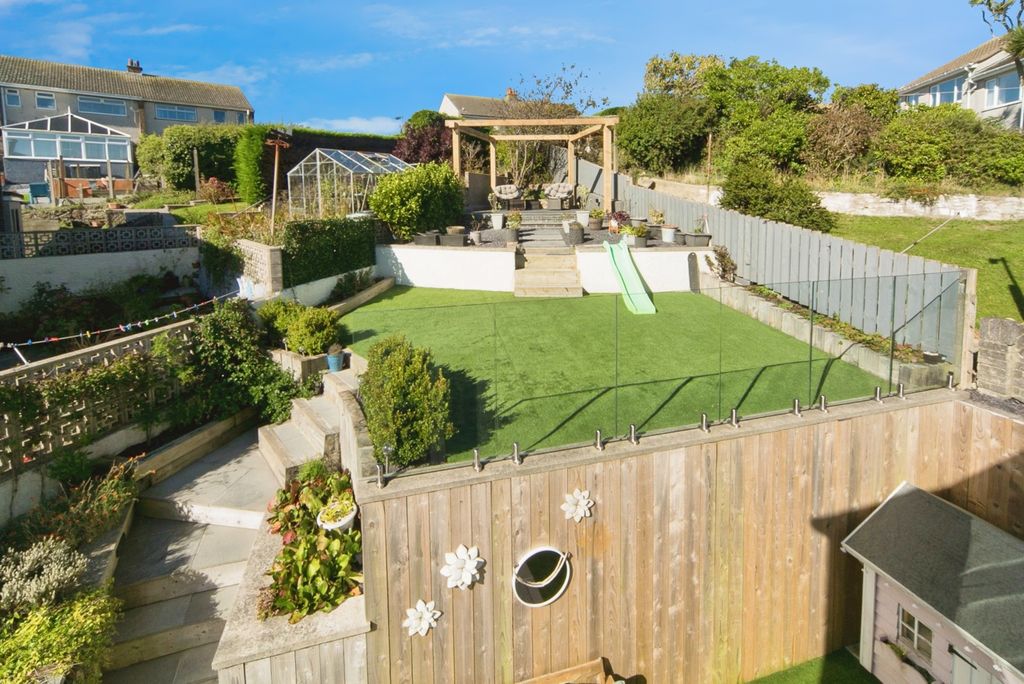 Property photo 2 of 27 Photo