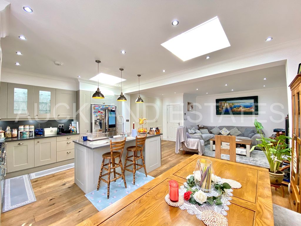 Property photo 3 of 30 Img_2682