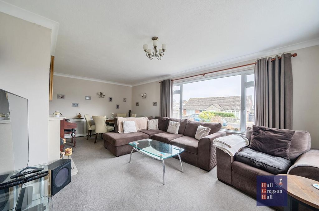 Property photo 3 of 22 742708Ca-Ebd3-463F-A877-d618Bc601c5B.Jpg