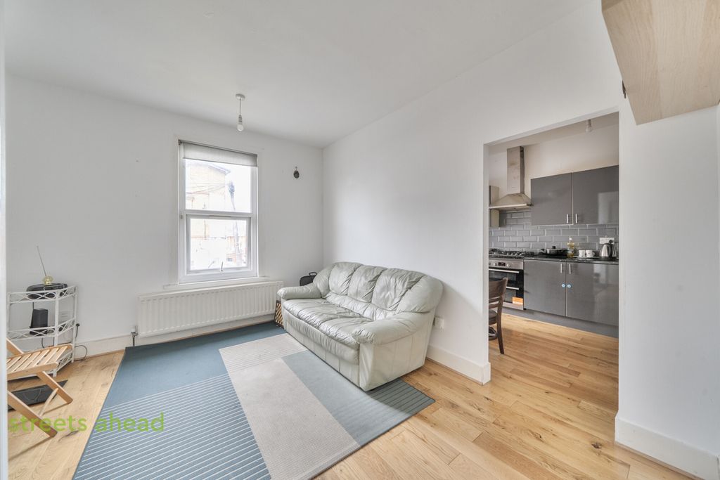 Property photo 2 of 21 342774Ca-Dbce-435...