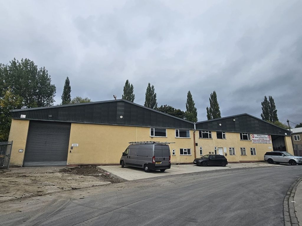 Property photo 1 of 3