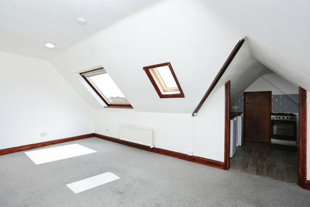 Property photo 3 of 10 Pbox-Img.Jpg