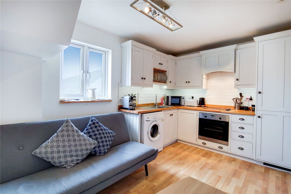 Property photo 1 of 15 Reception/Kitchen