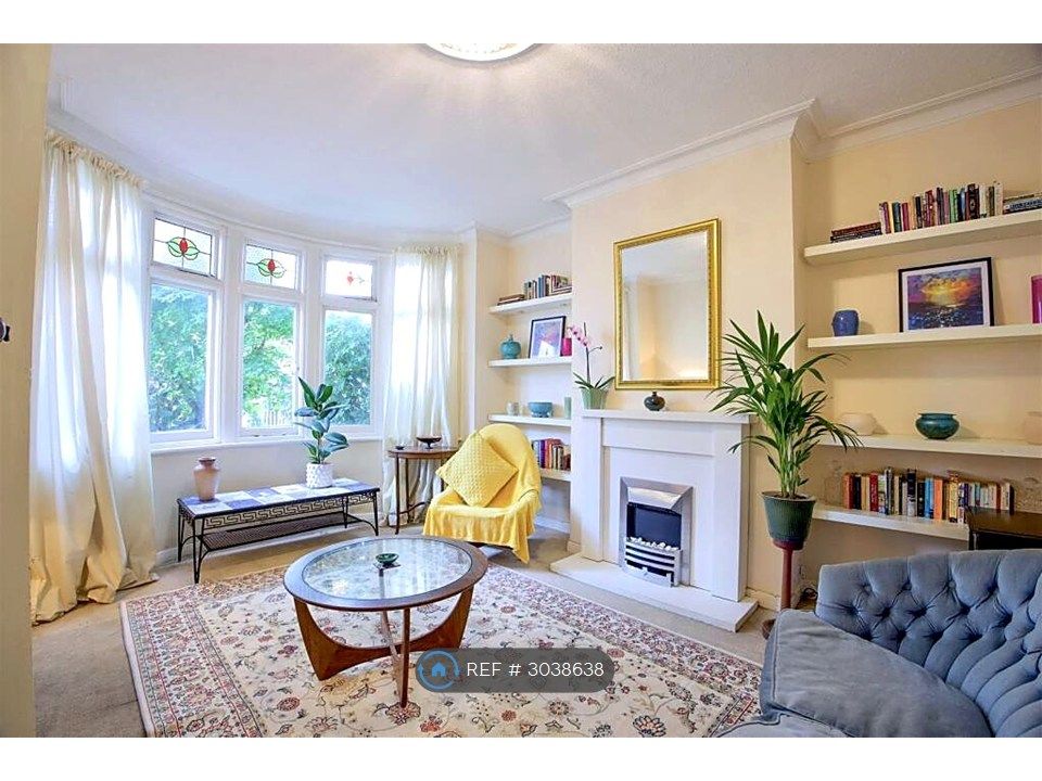 Property photo 2 of 9 Living Room