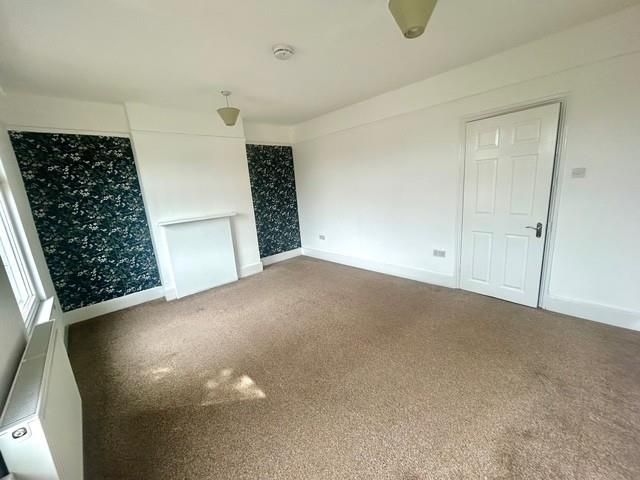 Property photo 2 of 9 Bedroom