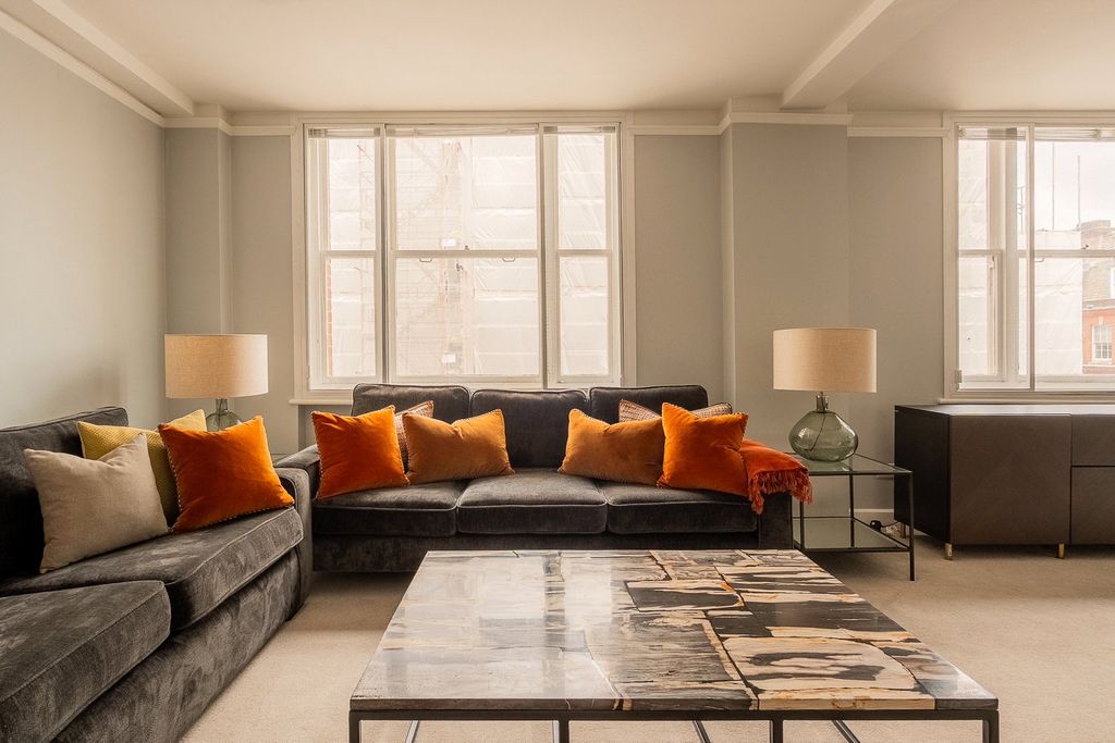 Property photo 2 of 15 Living Room