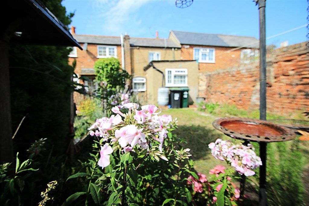 Property photo 2 of 14 Garden 3.Jpg